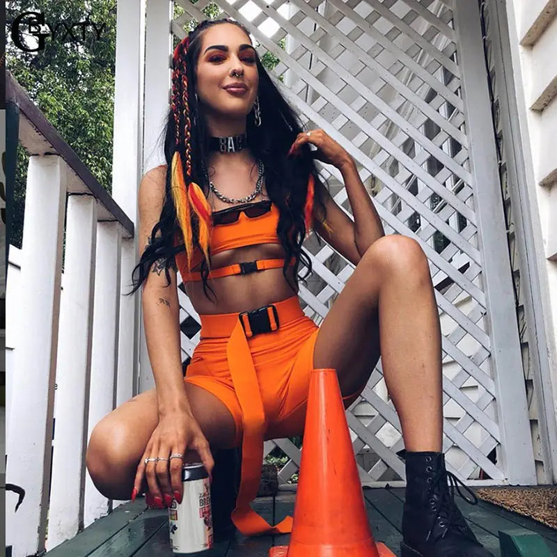 Neon Strapped Power Set - Crop Top en High Waist Shorts